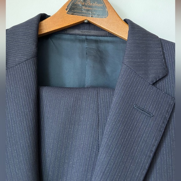 VALENTINO authentic men’s navy virgin wool suit - Picture 2 of 7